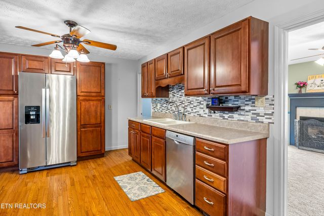 401 Cash Rd, Knoxville, TN 37924