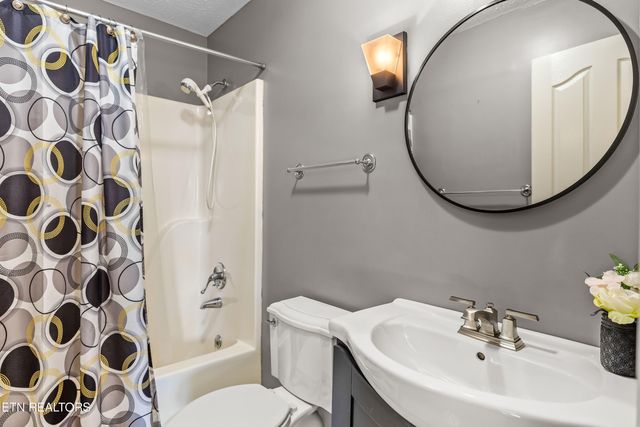 401 Cash Rd, Knoxville, TN 37924