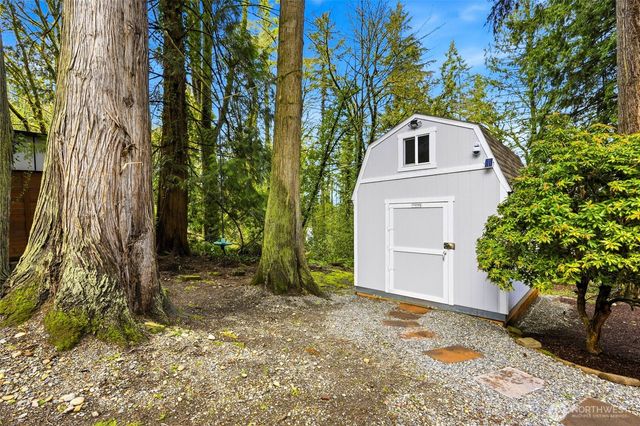 16714 SE Newport Way, Bellevue, WA 98006