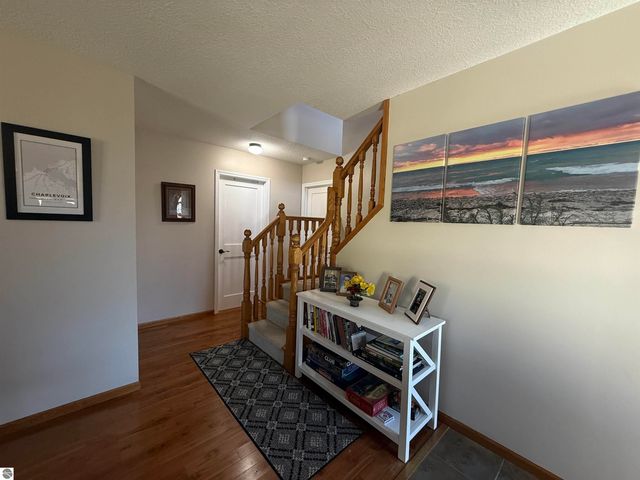 206 W Carpenter Street, Charlevoix, MI 49720