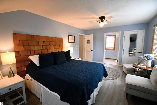 206 W Carpenter Street, Charlevoix, MI 49720