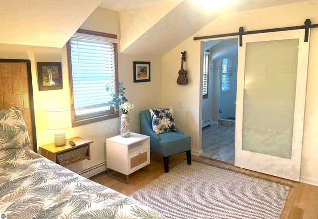 206 W Carpenter Street, Charlevoix, MI 49720