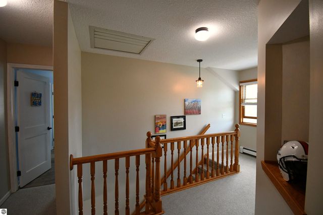 206 W Carpenter Street, Charlevoix, MI 49720