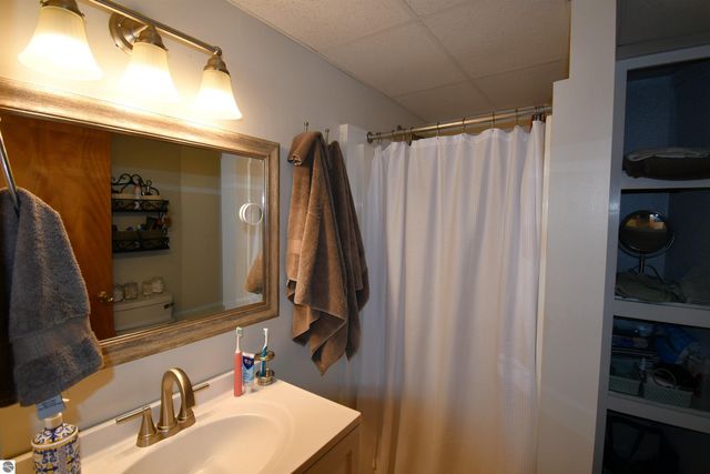 206 W Carpenter Street, Charlevoix, MI 49720