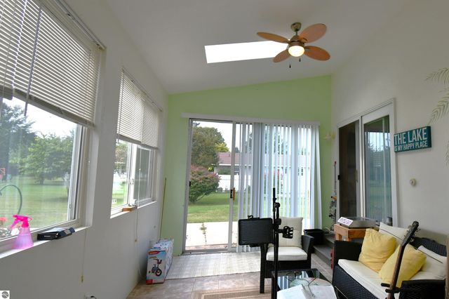 206 W Carpenter Street, Charlevoix, MI 49720