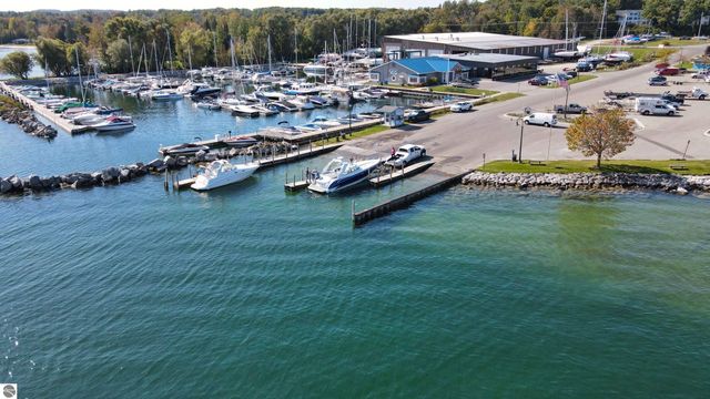 206 W Carpenter Street, Charlevoix, MI 49720