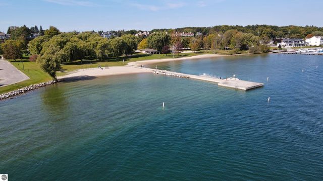 206 W Carpenter Street, Charlevoix, MI 49720