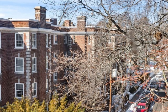 42 Linnaean St 15, Cambridge, MA 02138