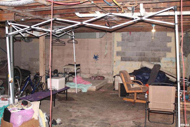 605 W Freeman Street, Carbondale, IL 62901