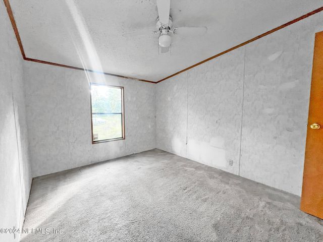 8435 MONCRIEF-DINSMORE Road, Jacksonville, FL 32219