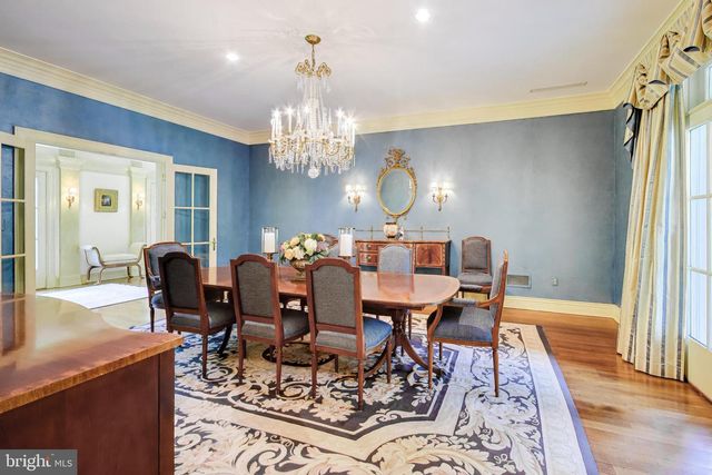9001 PERSIMMON TREE RD, Potomac, MD 20854