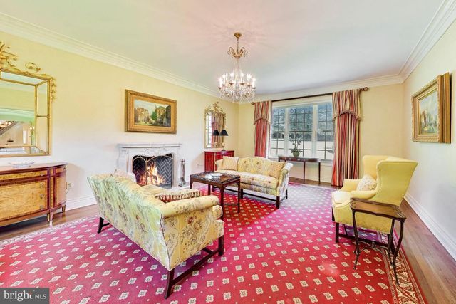 9001 PERSIMMON TREE RD, Potomac, MD 20854