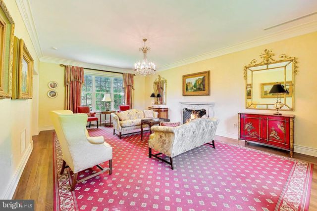 9001 PERSIMMON TREE RD, Potomac, MD 20854