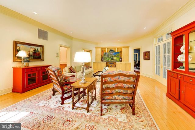 9001 PERSIMMON TREE RD, Potomac, MD 20854