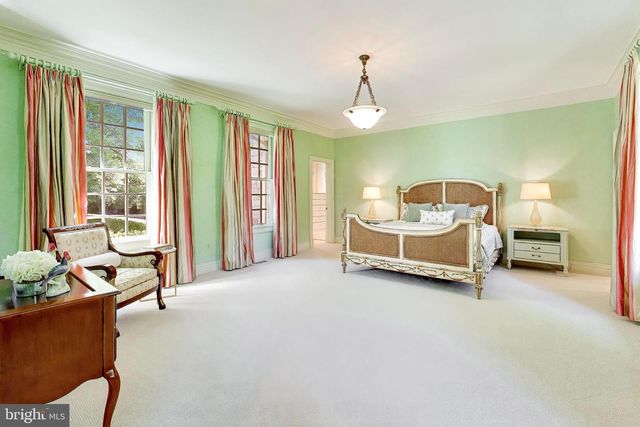 9001 PERSIMMON TREE RD, Potomac, MD 20854