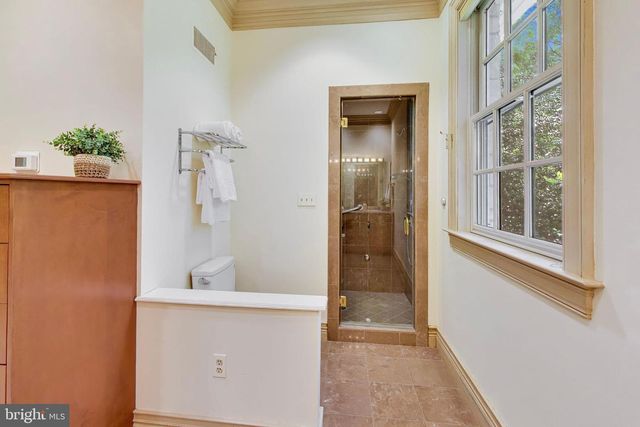 9001 PERSIMMON TREE RD, Potomac, MD 20854