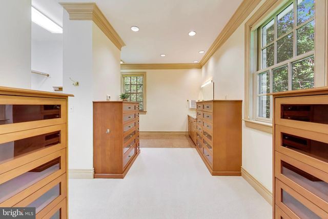 9001 PERSIMMON TREE RD, Potomac, MD 20854