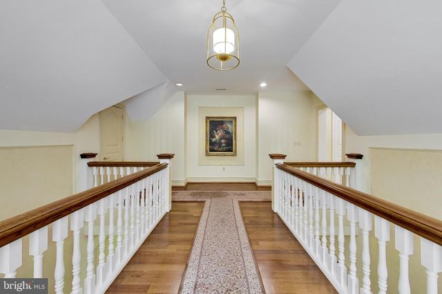 9001 PERSIMMON TREE RD, Potomac, MD 20854