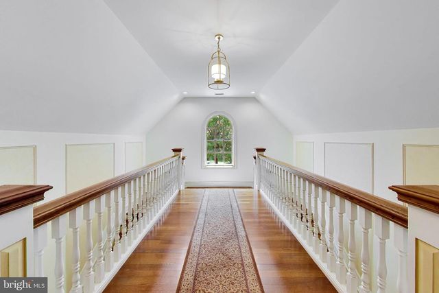 9001 PERSIMMON TREE RD, Potomac, MD 20854