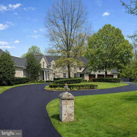 9001 PERSIMMON TREE RD, Potomac, MD 20854