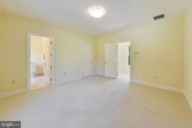 9001 PERSIMMON TREE RD, Potomac, MD 20854