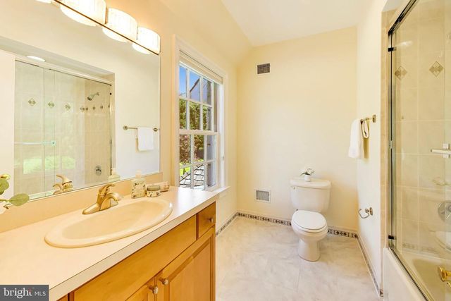 9001 PERSIMMON TREE RD, Potomac, MD 20854