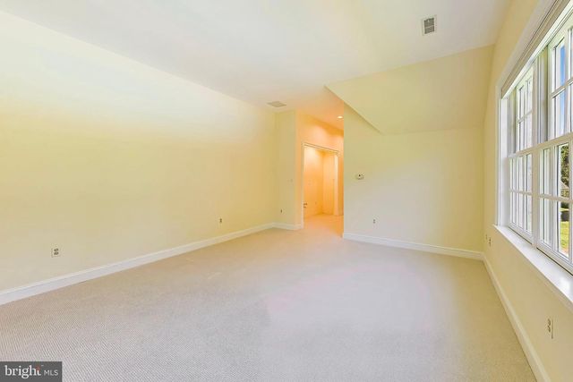 9001 PERSIMMON TREE RD, Potomac, MD 20854