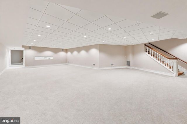 9001 PERSIMMON TREE RD, Potomac, MD 20854