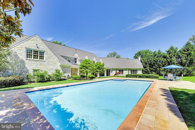 9001 PERSIMMON TREE RD, Potomac, MD 20854