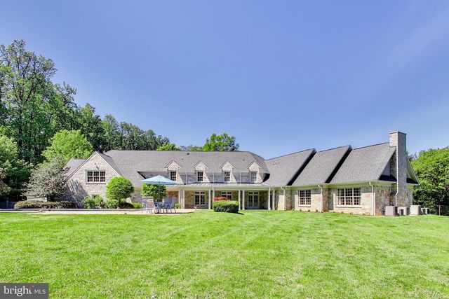 9001 PERSIMMON TREE RD, Potomac, MD 20854