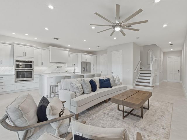 34 Lancaster Road, Boynton Beach, FL 33426