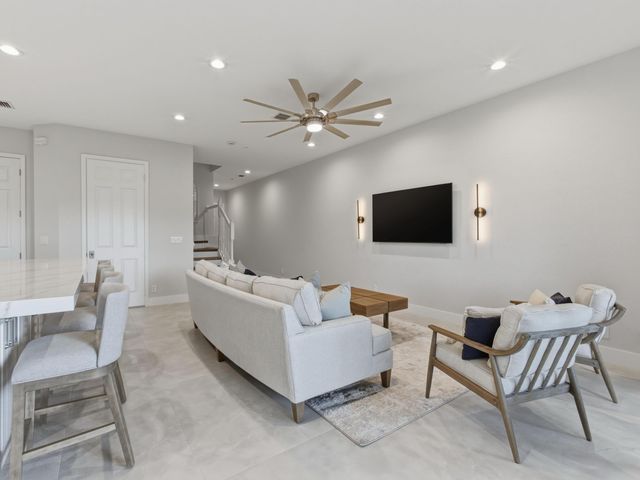 34 Lancaster Road, Boynton Beach, FL 33426