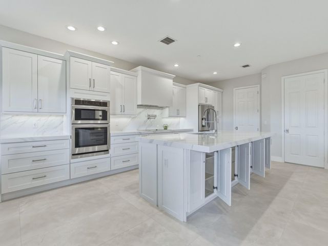 34 Lancaster Road, Boynton Beach, FL 33426