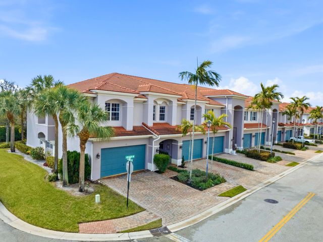 34 Lancaster Road, Boynton Beach, FL 33426