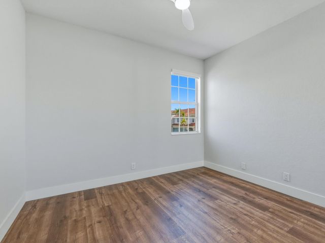 34 Lancaster Road, Boynton Beach, FL 33426