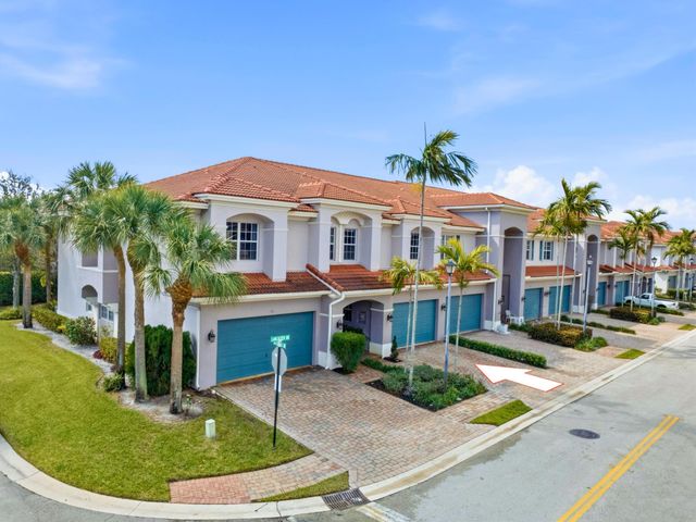 34 Lancaster Road, Boynton Beach, FL 33426