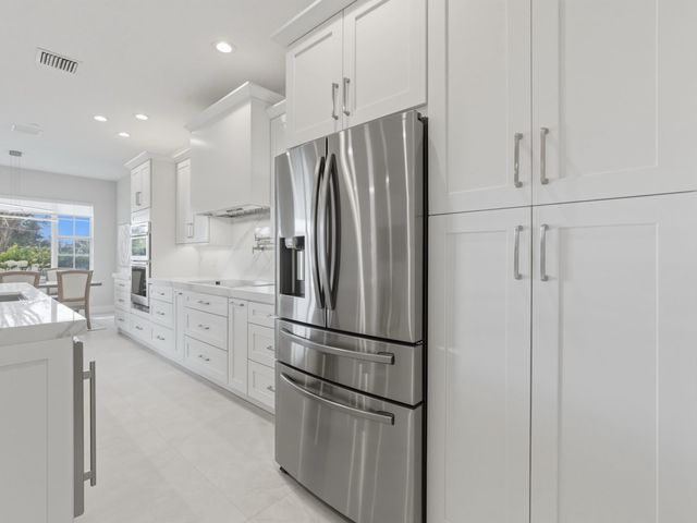 34 Lancaster Road, Boynton Beach, FL 33426