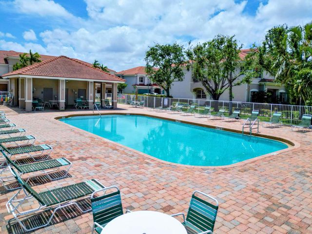 34 Lancaster Road, Boynton Beach, FL 33426