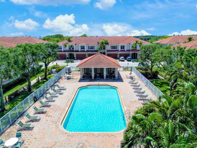 34 Lancaster Road, Boynton Beach, FL 33426