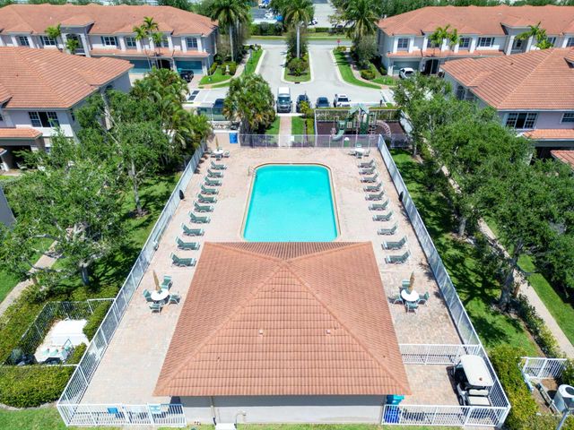 34 Lancaster Road, Boynton Beach, FL 33426