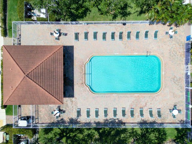 34 Lancaster Road, Boynton Beach, FL 33426