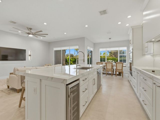 34 Lancaster Road, Boynton Beach, FL 33426