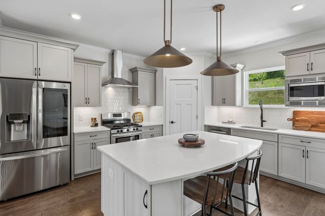 280 Blackpool Dr, Nashville, TN 37211