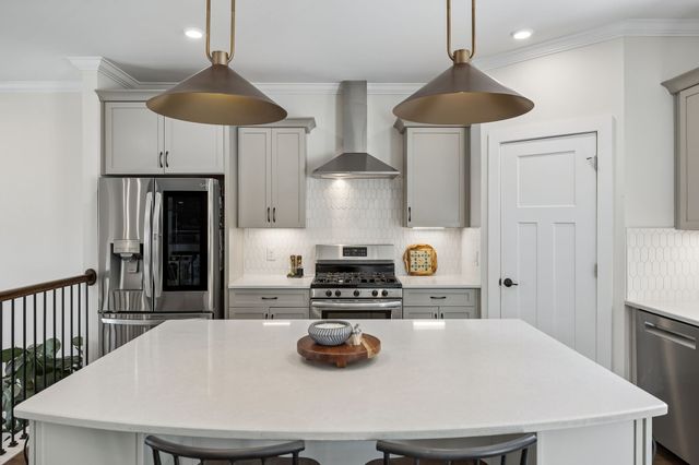 280 Blackpool Dr, Nashville, TN 37211