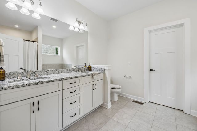 280 Blackpool Dr, Nashville, TN 37211
