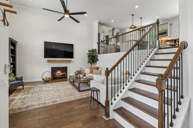 280 Blackpool Dr, Nashville, TN 37211