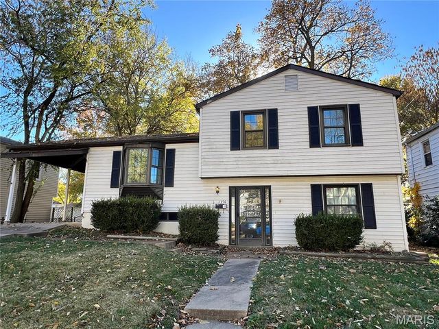 2390 Teakwood Manor Drive, Florissant, MO 63031