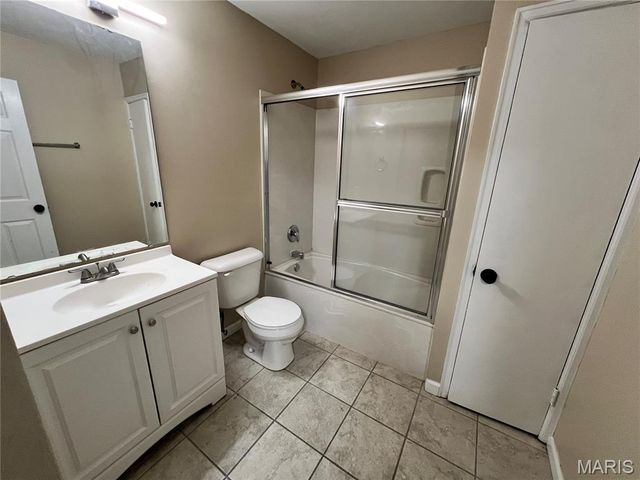 2390 Teakwood Manor Drive, Florissant, MO 63031