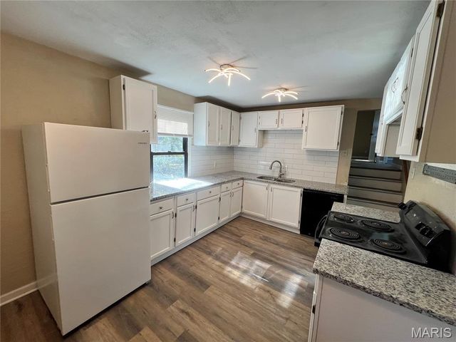 2390 Teakwood Manor Drive, Florissant, MO 63031