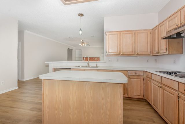 964 Camden Drive, Lewisville, TX 75067